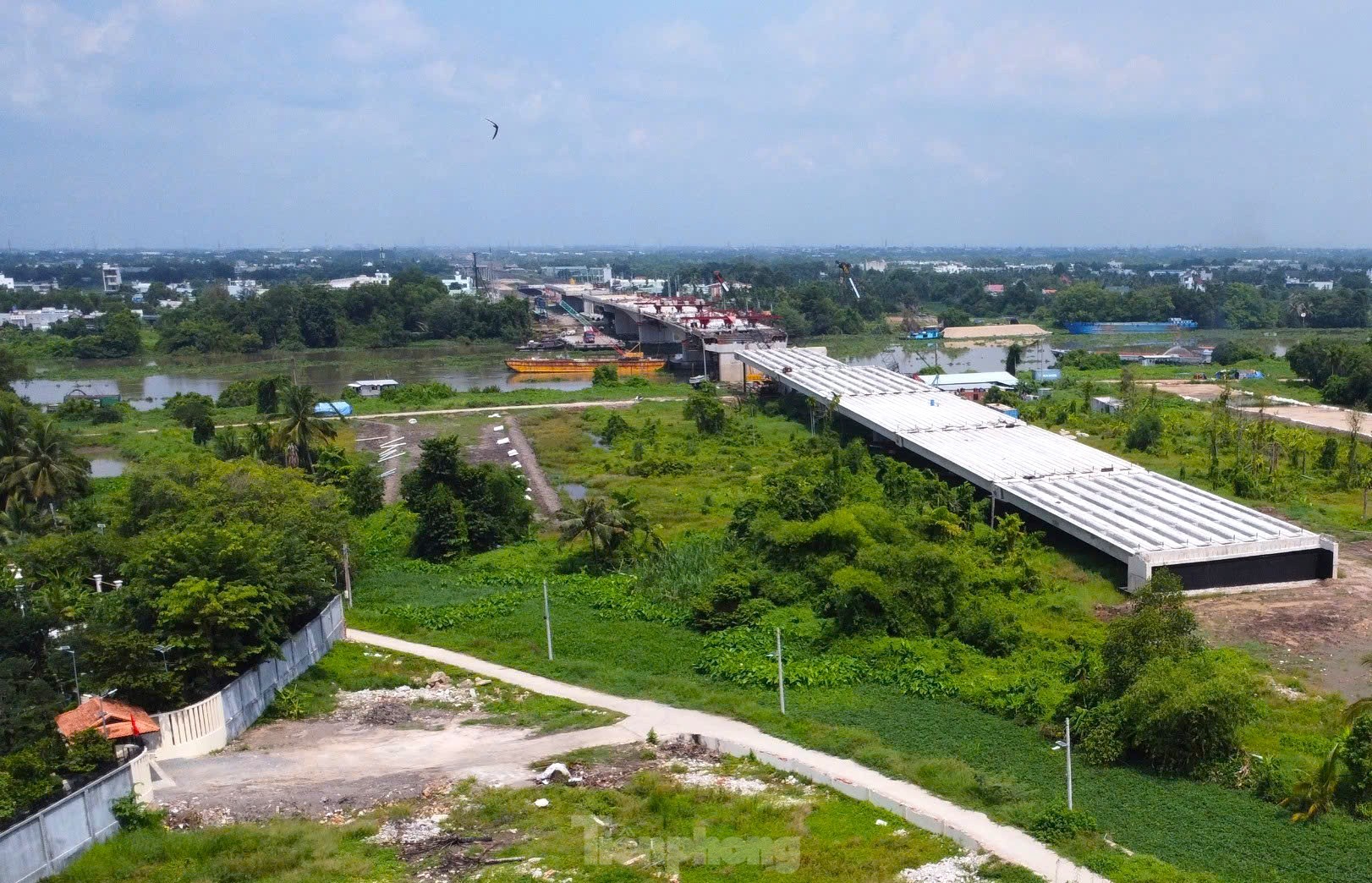 Cầu vượt sông Sài Gòn trên đường Vành đai 3 trước ngày hợp long- Ảnh 9. Cầu vượt sông Sài Gòn trên đường Vành đai 3 trước ngày hợp long- Ảnh 9.