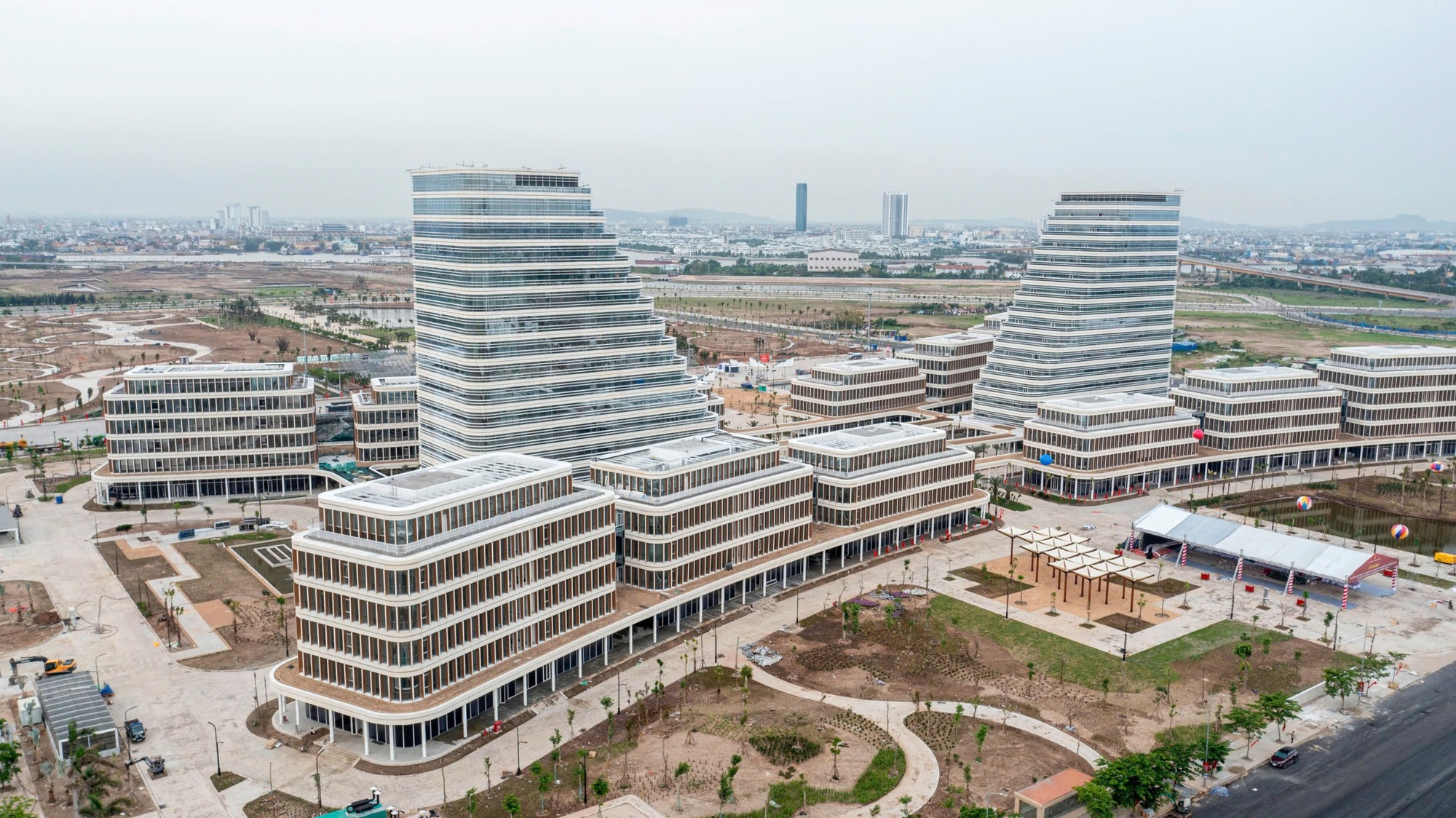 Ngắm 2 "công trình thế kỷ" vốn đầu tư ngàn tỉ đồng của Hải Phòng sắp đưa vào sử dụng- Ảnh 2. Ngắm 2 "công trình thế kỷ" vốn đầu tư ngàn tỉ đồng của Hải Phòng sắp đưa vào sử dụng- Ảnh 2.