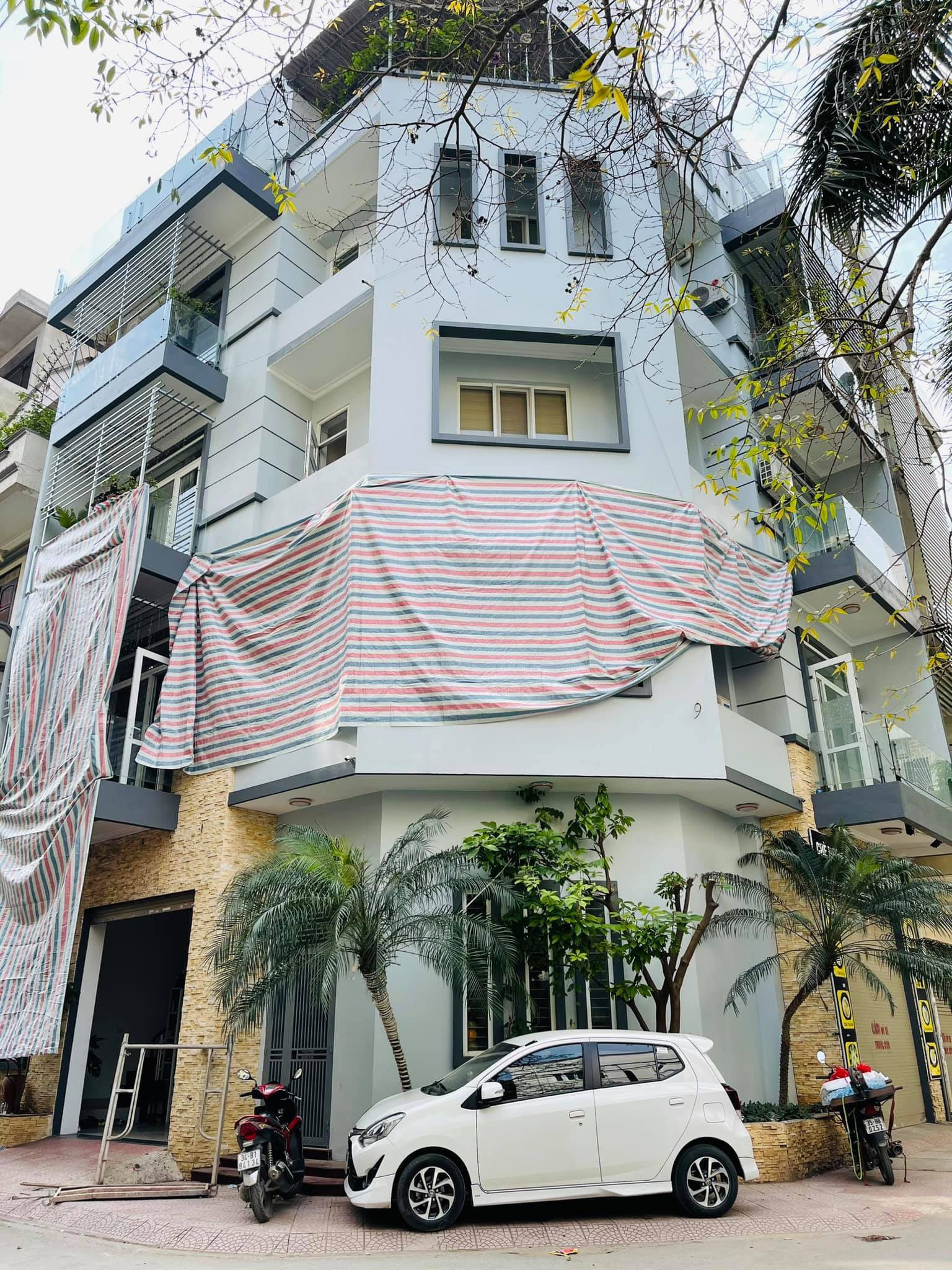 Nghệ sĩ sở hữu biệt thự 3 mặt tiền trung tâm Hà Nội: Scandal chấn động, hôn nhân vẫn viên mãn- Ảnh 2. Nghệ sĩ sở hữu biệt thự 3 mặt tiền trung tâm Hà Nội: Scandal chấn động, hôn nhân vẫn viên mãn- Ảnh 2.