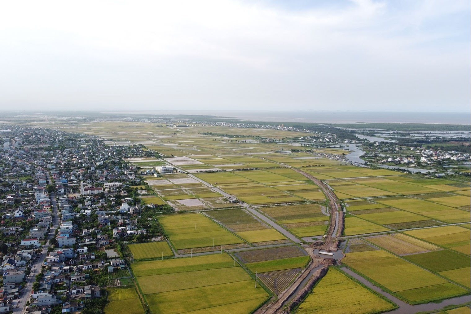 Thủ tướng chỉ đạo tỉnh "đất hẹp người đông" lập kế hoạch lấn biển để có không gian phát triển- Ảnh 1. Thủ tướng chỉ đạo tỉnh "đất hẹp người đông" lập kế hoạch lấn biển để có không gian phát triển- Ảnh 1.