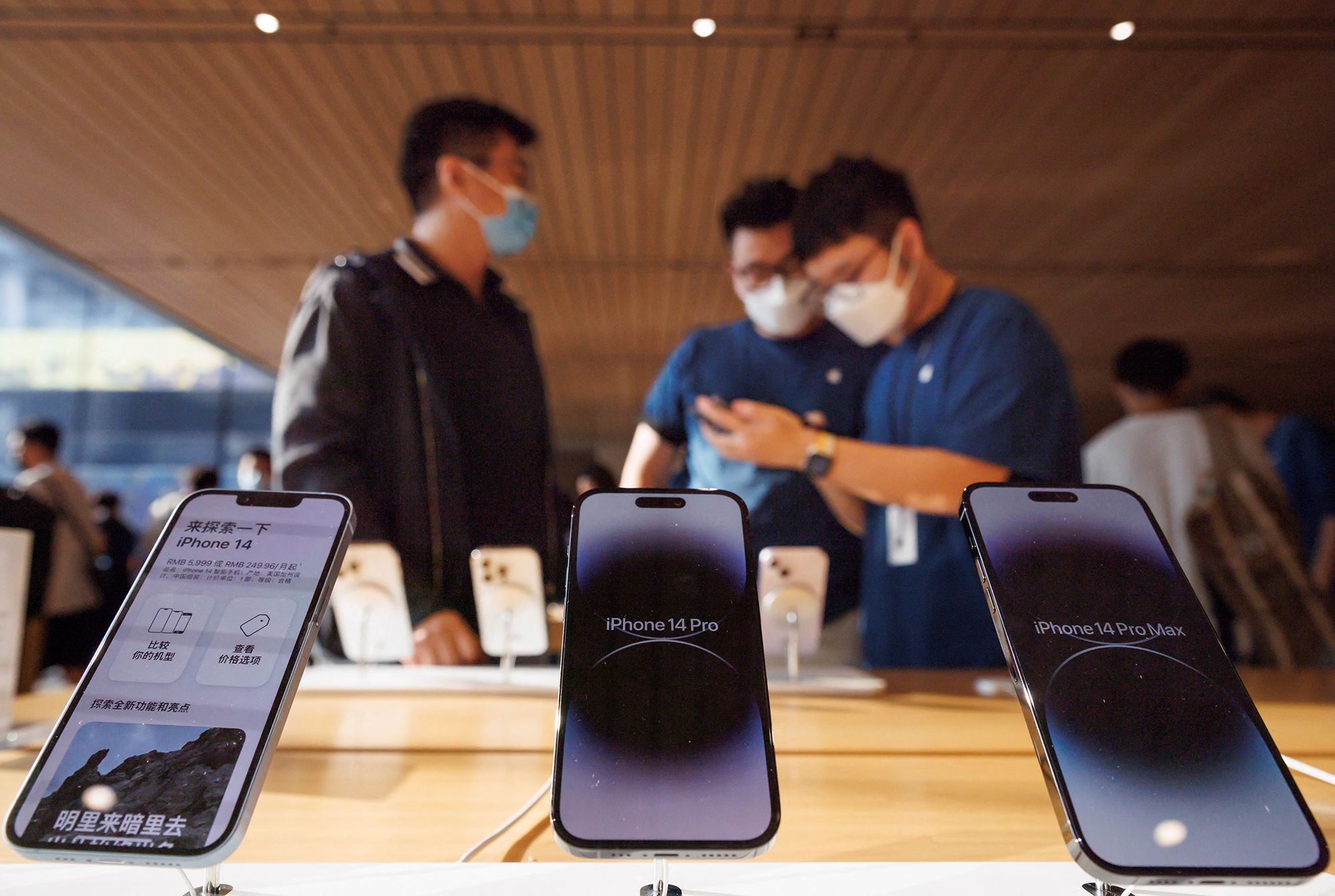 Lão tướng FPT: "Apple sẽ đa dạng hóa cơ sở sản xuất của họ bên ngoài Trung Quốc", trong đó có Việt Nam- Ảnh 2. Lão tướng FPT: "Apple sẽ đa dạng hóa cơ sở sản xuất của họ bên ngoài Trung Quốc", trong đó có Việt Nam- Ảnh 2.