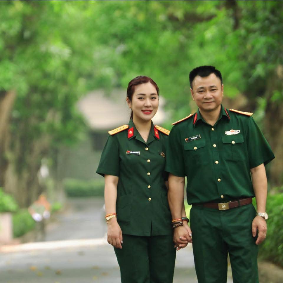 Chân dung người phụ nữ của nam Đại tá là NSND, Giám đốc Nhà hát Chèo Quân đội- Ảnh 2.