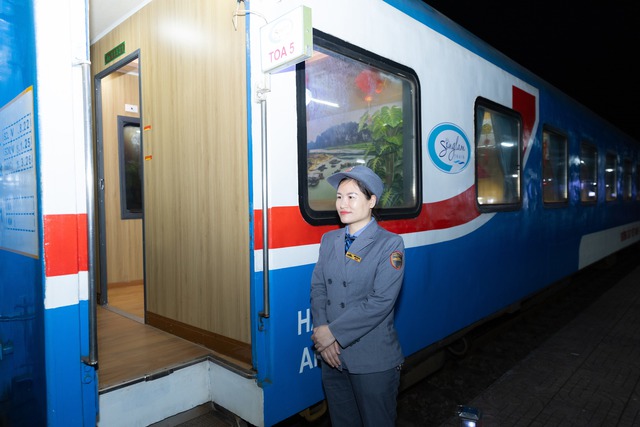 Chuyến tàu chạy 300km vừa nâng cấp thành chất lượng cao: Vé rẻ ngang xe khách mà được nhận xét "5 sao"- Ảnh 3. Chuyến tàu chạy 300km vừa nâng cấp thành chất lượng cao: Vé rẻ ngang xe khách mà được nhận xét "5 sao"- Ảnh 3.