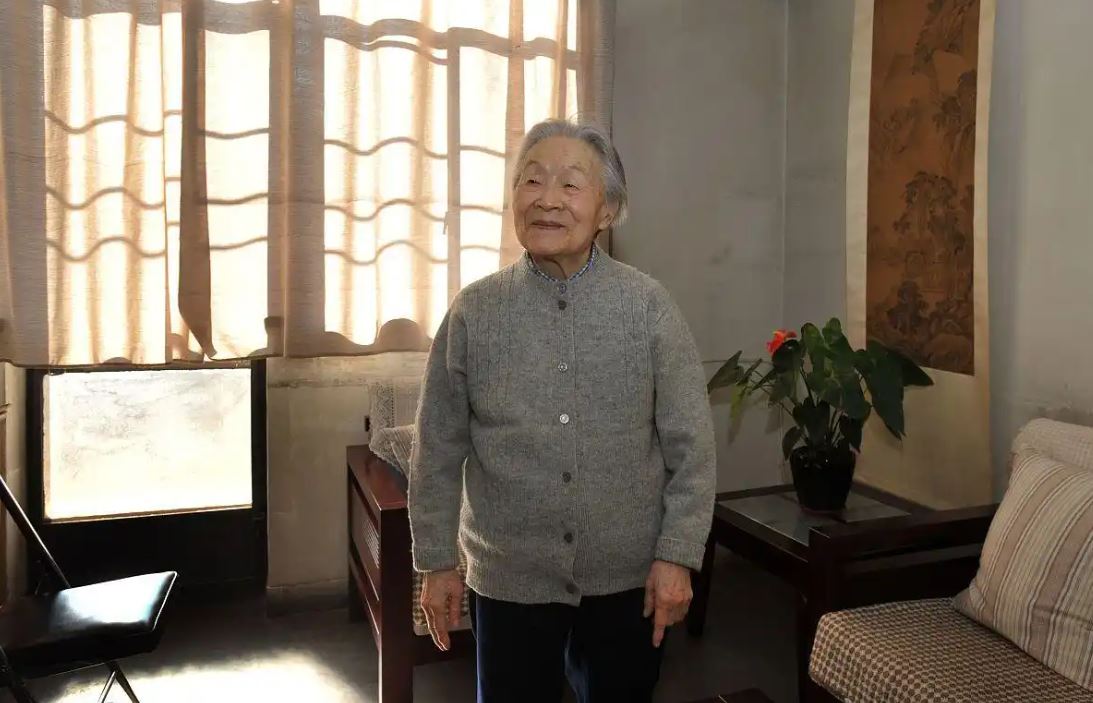 40 tuổi, tôi nhận ra: 3 điều sau đây, dù có ấm ức đến mấy, cha mẹ cũng đừng bao giờ nói với con cái!- Ảnh 1. 40 tuổi, tôi nhận ra: 3 điều sau đây, dù có ấm ức đến mấy, cha mẹ cũng đừng bao giờ nói với con cái!- Ảnh 1.