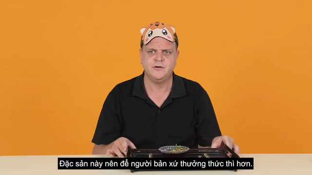 Khách Tây nếm thử món ăn này của Việt Nam rồi chốt lại 1 câu cực hài, "chuẩn không cần chỉnh"- Ảnh 5. Khách Tây nếm thử món ăn này của Việt Nam rồi chốt lại 1 câu cực hài, "chuẩn không cần chỉnh"- Ảnh 5.