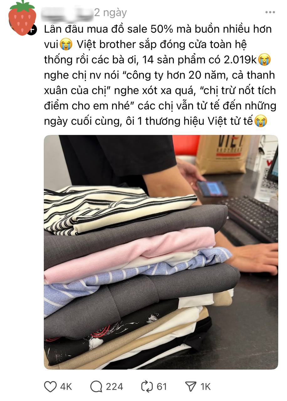 Cõi mạng đồn brand thời trang Việt 22 năm tuổi đóng cửa: Dân tình xếp hàng dài mua đồ sale sập sàn trong nước mắt- Ảnh 9. Cõi mạng đồn brand thời trang Việt 22 năm tuổi đóng cửa: Dân tình xếp hàng dài mua đồ sale sập sàn trong nước mắt- Ảnh 9.