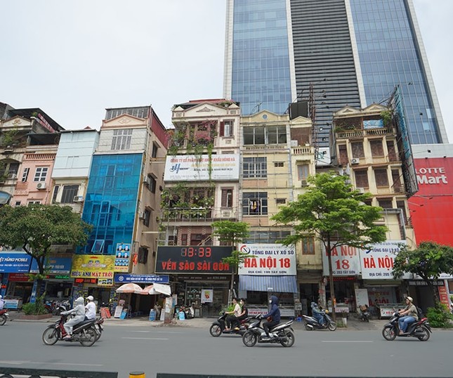 Giá nhà mặt phố Hà Nội vượt 400 triệu đồng/m2- Ảnh 1. Giá nhà mặt phố Hà Nội vượt 400 triệu đồng/m2- Ảnh 1.