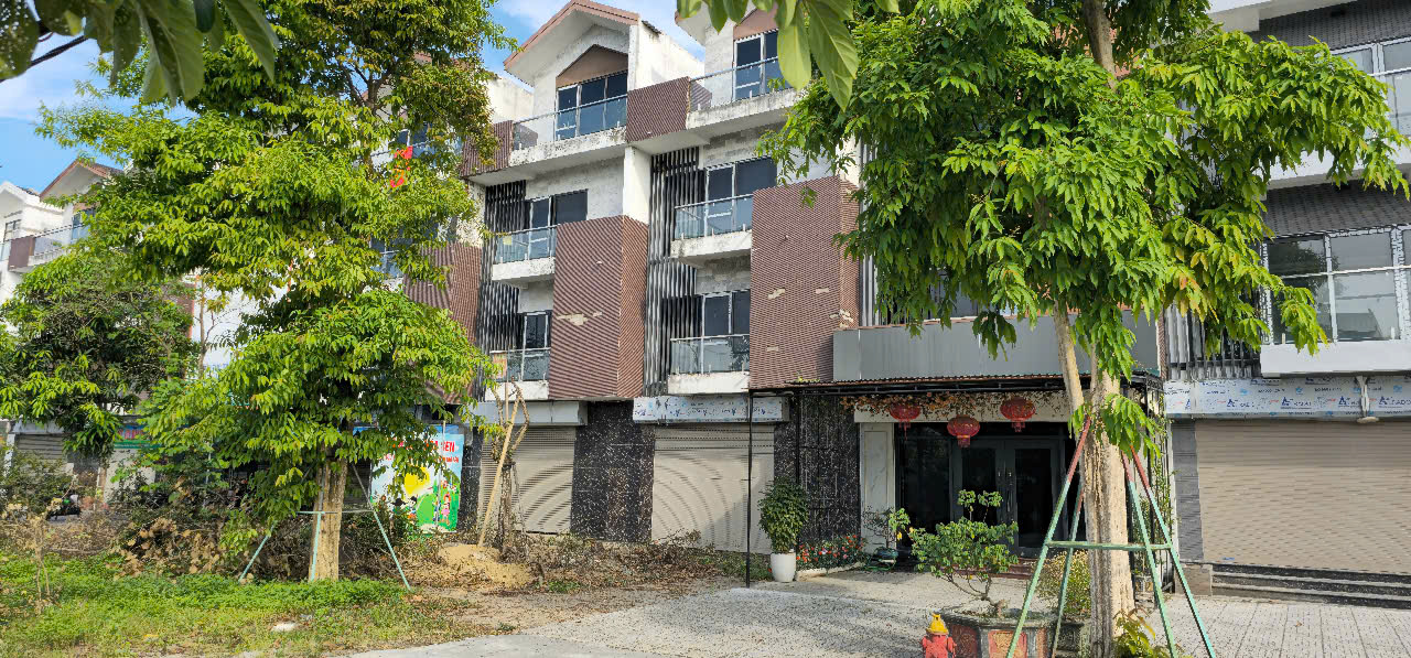 Cận cảnh khu đô thị hơn 1.400 tỉ đồng quá hạn tiến độ 6 năm vẫn chưa hoàn thành- Ảnh 9. Cận cảnh khu đô thị hơn 1.400 tỉ đồng quá hạn tiến độ 6 năm vẫn chưa hoàn thành- Ảnh 9.