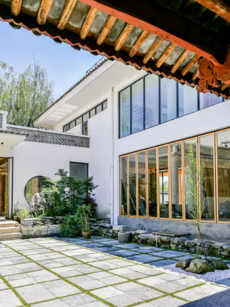 4 anh em về quê góp tiền xây biệt thự trên mảnh đất 700m2: Đủ làm nơi nghỉ hưu cho gia đình 11 người- Ảnh 5. 4 anh em về quê góp tiền xây biệt thự trên mảnh đất 700m2: Đủ làm nơi nghỉ hưu cho gia đình 11 người- Ảnh 5.