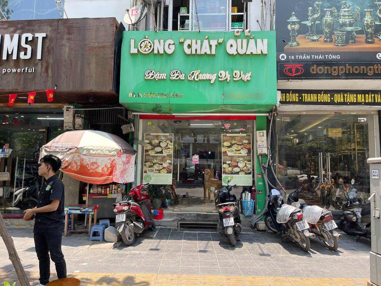 Lòng Chát Quán chính thức mở cửa lại sau lùm xùm “lòng se điếu 40m”, lượng khách hàng ghé quán gây chú ý- Ảnh 1. Lòng Chát Quán chính thức mở cửa lại sau lùm xùm “lòng se điếu 40m”, lượng khách hàng ghé quán gây chú ý- Ảnh 1.