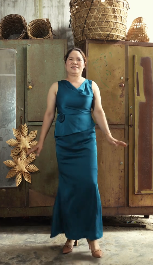 Chàng trai Phú Yên mượn quần áo của cả nhà để mặc lại theo cách không ngờ tới, trở thành hiện tượng Top 1 MXH Trung Quốc- Ảnh 4. Chàng trai Phú Yên mượn quần áo của cả nhà để mặc lại theo cách không ngờ tới, trở thành hiện tượng Top 1 MXH Trung Quốc- Ảnh 4.