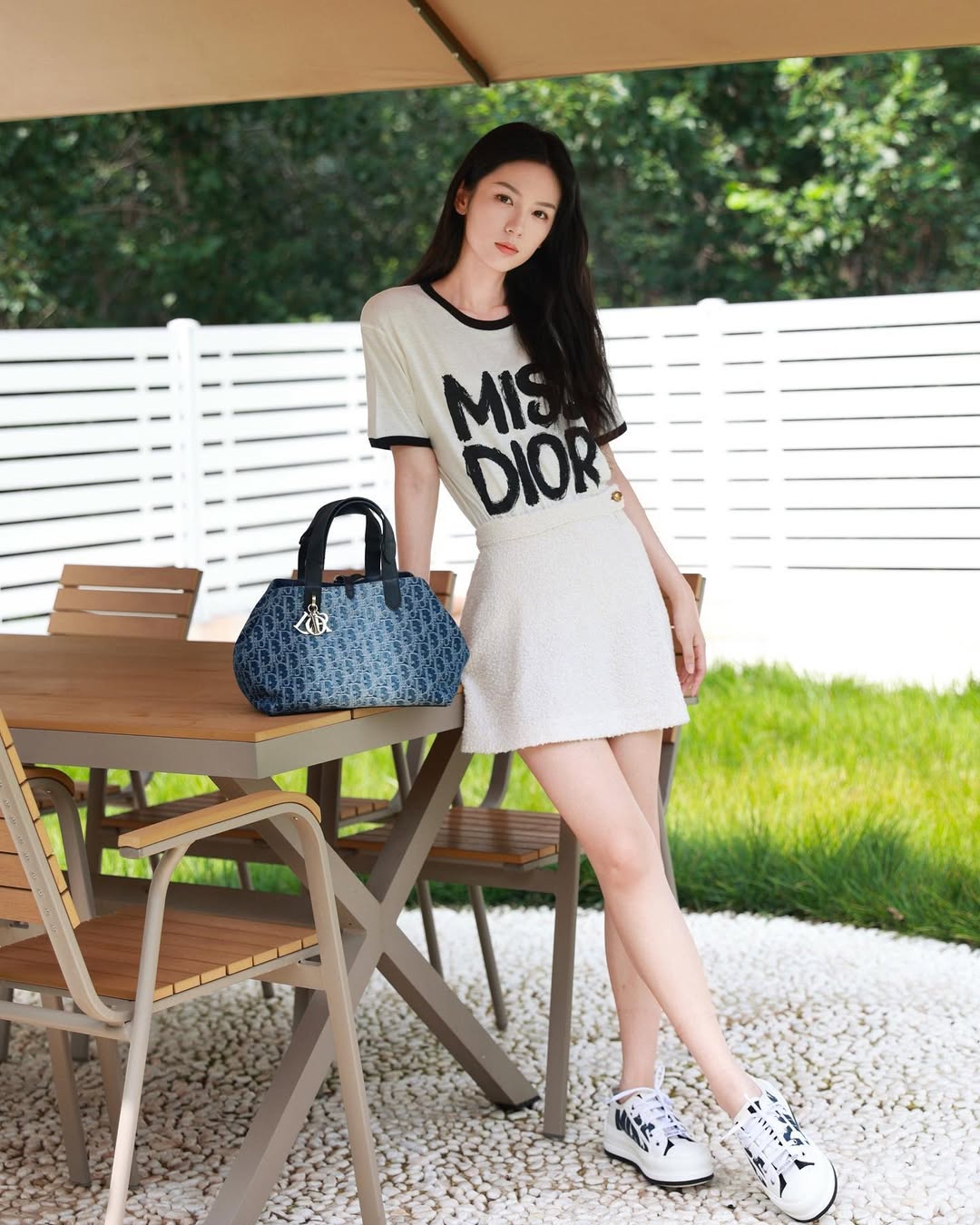 Mỹ nhân được mệnh danh "đẹp chấn động thế gian" cùng với Lưu Diệc Phi, ảnh chụp vội cũng xinh phát sáng- Ảnh 22. Mỹ nhân được mệnh danh "đẹp chấn động thế gian" cùng với Lưu Diệc Phi, ảnh chụp vội cũng xinh phát sáng- Ảnh 22.