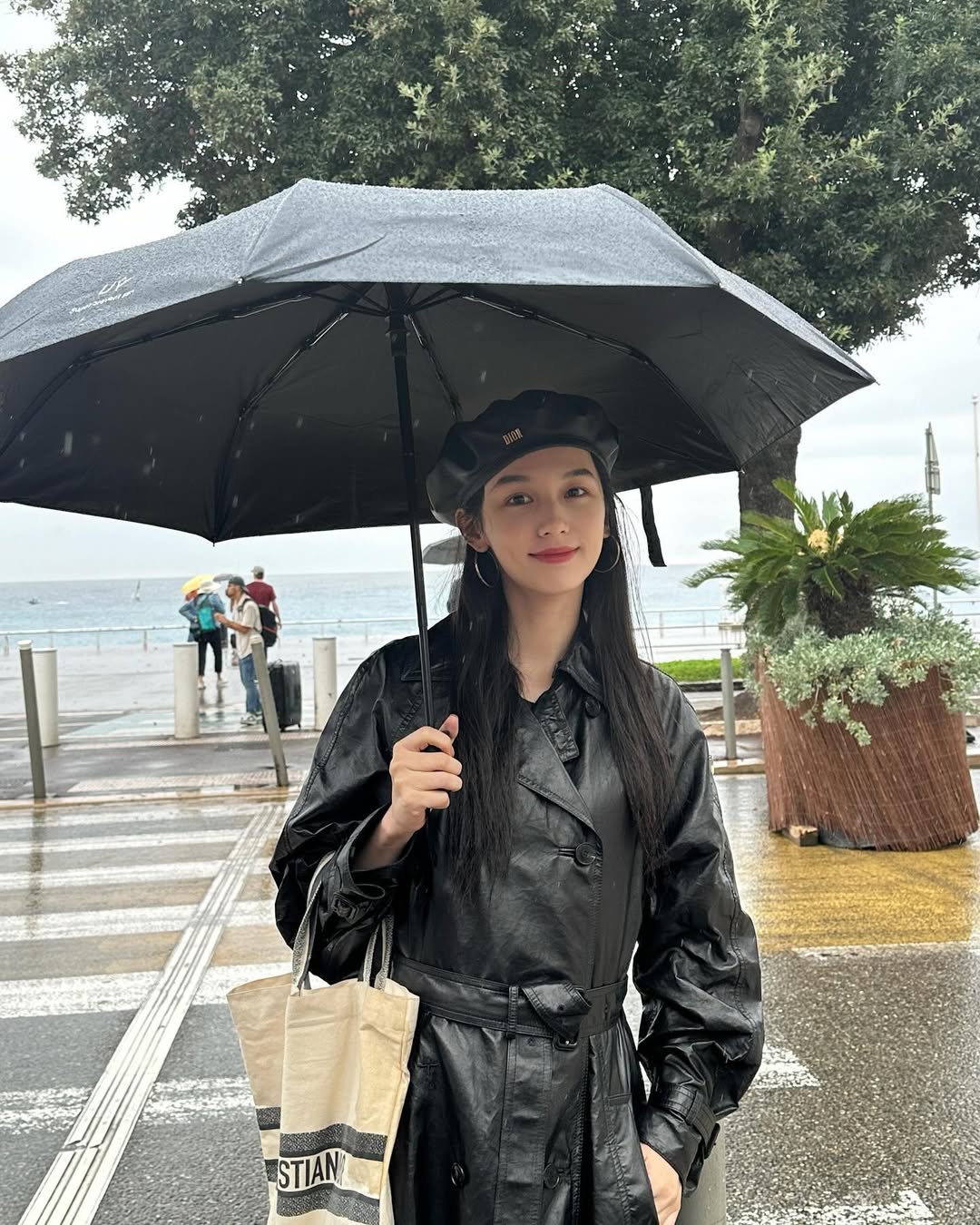 Mỹ nhân được mệnh danh "đẹp chấn động thế gian" cùng với Lưu Diệc Phi, ảnh chụp vội cũng xinh phát sáng- Ảnh 21. Mỹ nhân được mệnh danh "đẹp chấn động thế gian" cùng với Lưu Diệc Phi, ảnh chụp vội cũng xinh phát sáng- Ảnh 21.