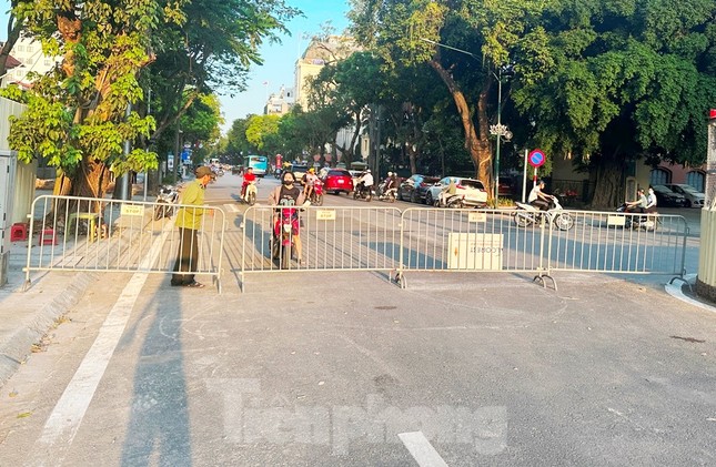 Hà Nội: Nhiều đoạn phố Trần Hưng Đạo tổ chức giao thông một chiều từ tối 12/5- Ảnh 3. Hà Nội: Nhiều đoạn phố Trần Hưng Đạo tổ chức giao thông một chiều từ tối 12/5- Ảnh 3.