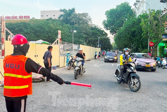 Hà Nội: Nhiều đoạn phố Trần Hưng Đạo tổ chức giao thông một chiều từ tối 12/5- Ảnh 5. Hà Nội: Nhiều đoạn phố Trần Hưng Đạo tổ chức giao thông một chiều từ tối 12/5- Ảnh 5.