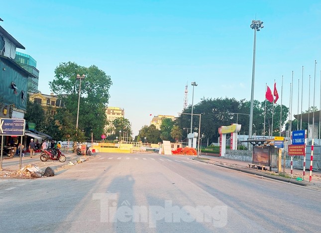 Hà Nội: Nhiều đoạn phố Trần Hưng Đạo tổ chức giao thông một chiều từ tối 12/5- Ảnh 8. Hà Nội: Nhiều đoạn phố Trần Hưng Đạo tổ chức giao thông một chiều từ tối 12/5- Ảnh 8.