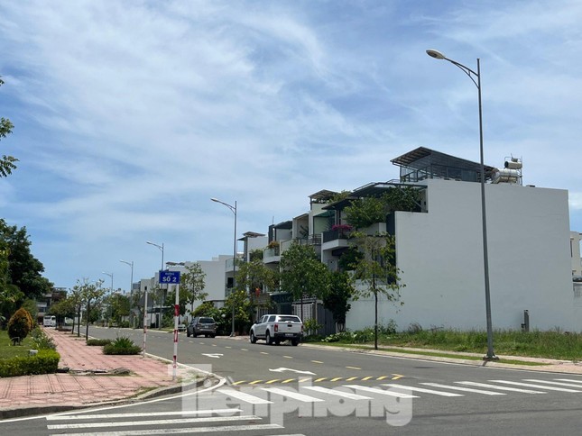 Khách hàng 'tố' chủ đầu tư khu đô thị thu phí vô lý, độc quyền xây dựng- Ảnh 2. Khách hàng 'tố' chủ đầu tư khu đô thị thu phí vô lý, độc quyền xây dựng- Ảnh 2.