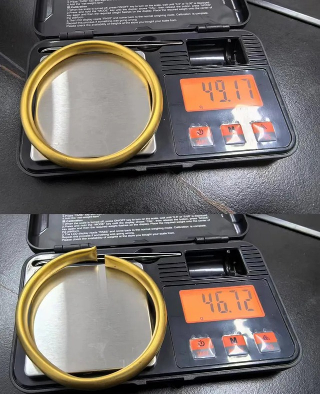 Vòng vàng chảy chất lỏng lạ và mất luôn 1.7 gram, chủ cửa hàng đáp trả bằng 1 câu khiến ai cũng phẫn nộ- Ảnh 1. Vòng vàng chảy chất lỏng lạ và mất luôn 1.7 gram, chủ cửa hàng đáp trả bằng 1 câu khiến ai cũng phẫn nộ- Ảnh 1.