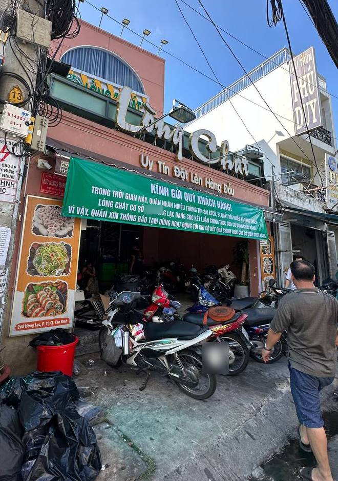 HOT: Cơ sở Lòng Chát TP.HCM bất ngờ dọn bàn ghế và bát đĩa chuyển đi dù chỉ mới thông báo HOT: Cơ sở Lòng Chát TP.HCM bất ngờ dọn bàn ghế và bát đĩa chuyển đi dù chỉ mới thông báo