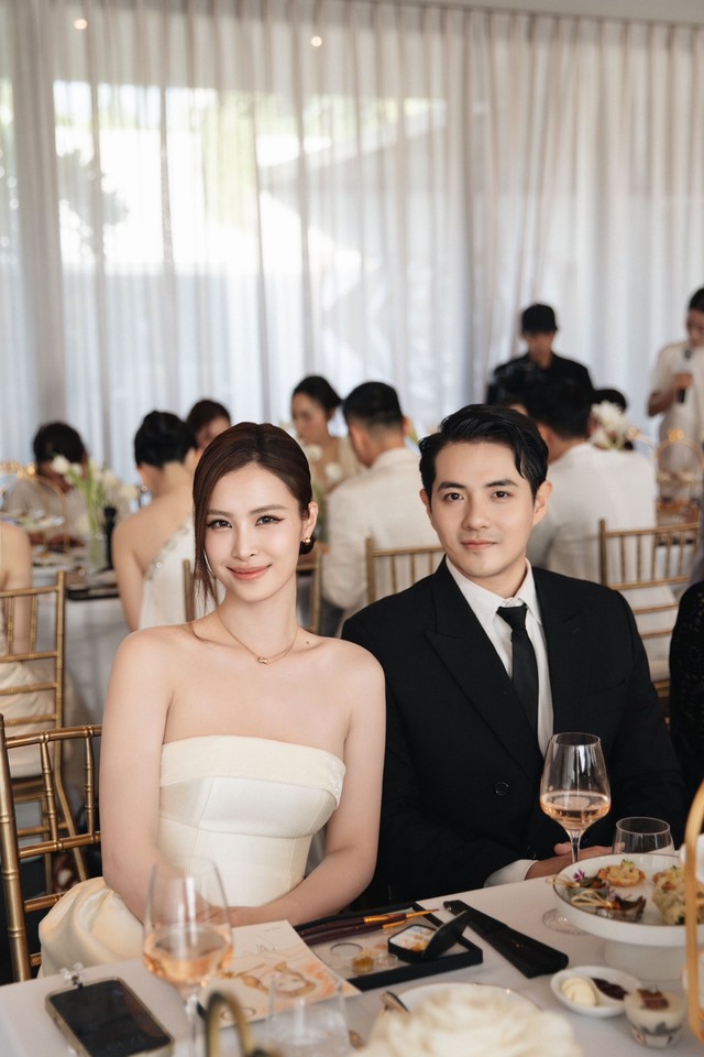 2 tiểu thư chính hiệu của Vbiz: Bố là thiếu gia tập đoàn nhựa giàu nức tiếng, mẹ là ca sĩ top đầu- Ảnh 12. 2 tiểu thư chính hiệu của Vbiz: Bố là thiếu gia tập đoàn nhựa giàu nức tiếng, mẹ là ca sĩ top đầu- Ảnh 12.