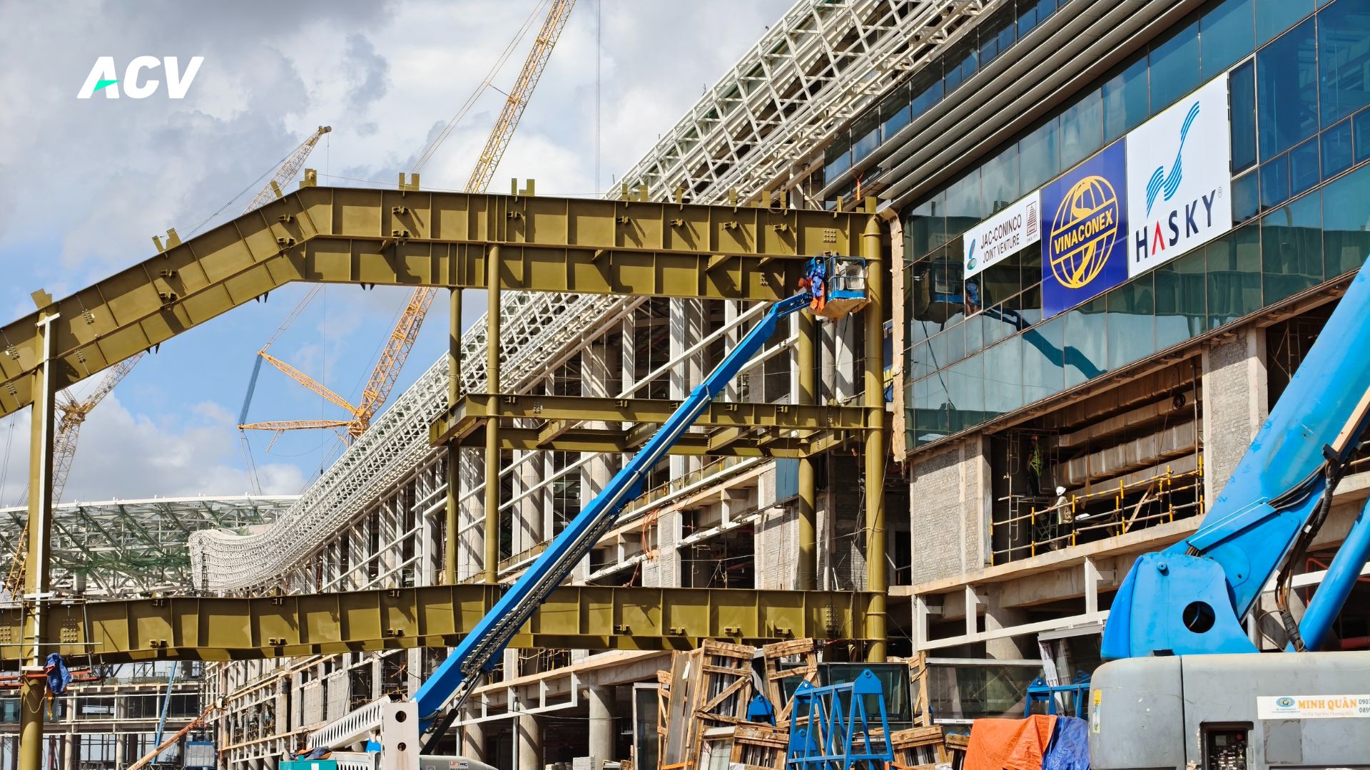 Sân bay 336.630 tỷ đồng của Việt Nam 'chạy nước rút', chuẩn bị ghi tên vào bản đồ hàng không thế giới- Ảnh 2. Sân bay 336.630 tỷ đồng của Việt Nam 'chạy nước rút', chuẩn bị ghi tên vào bản đồ hàng không thế giới- Ảnh 2.