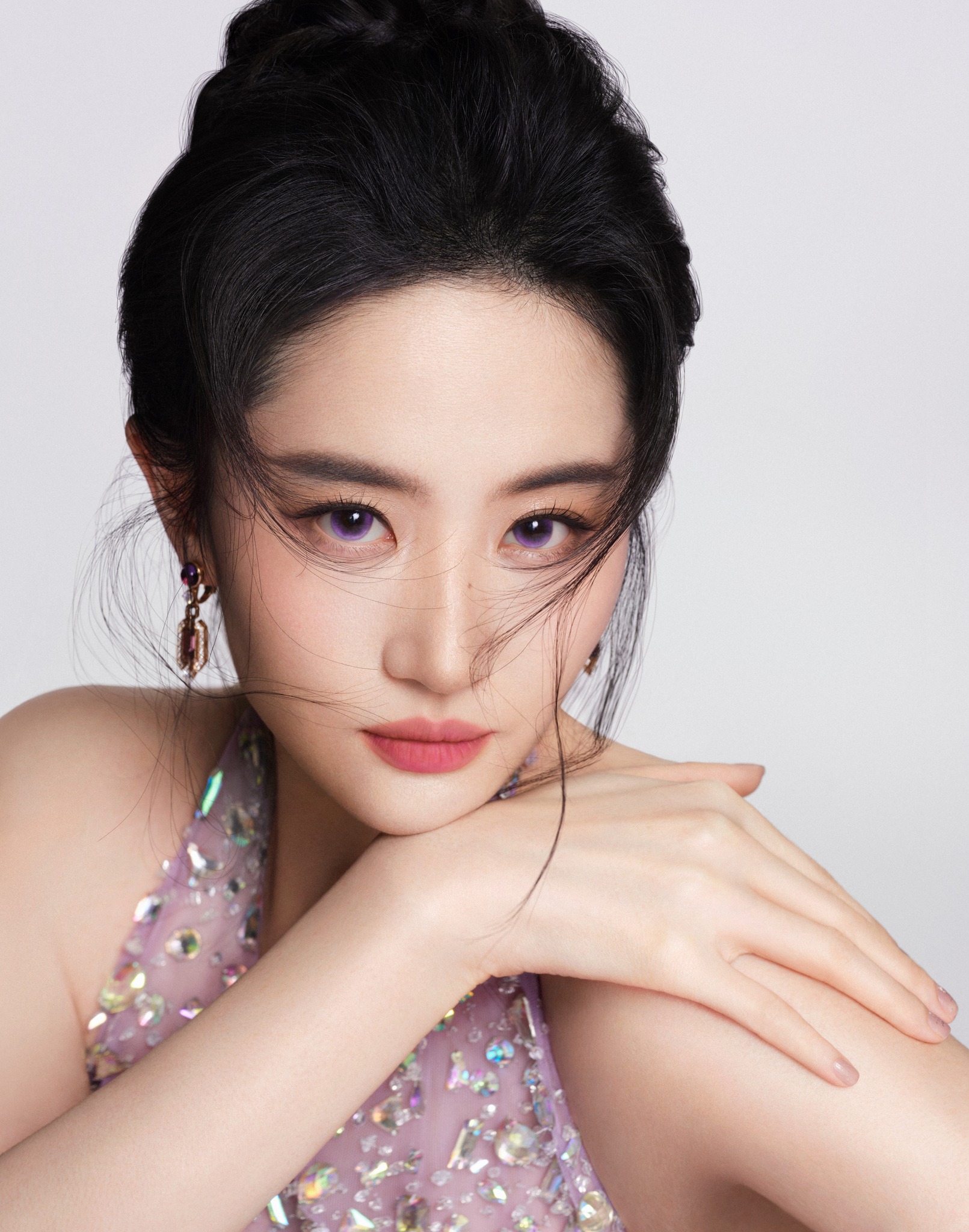 HOT: Lưu Diệc Phi và nam thần kém tuổi công khai hẹn hò?- Ảnh 1. HOT: Lưu Diệc Phi và nam thần kém tuổi công khai hẹn hò?- Ảnh 1.