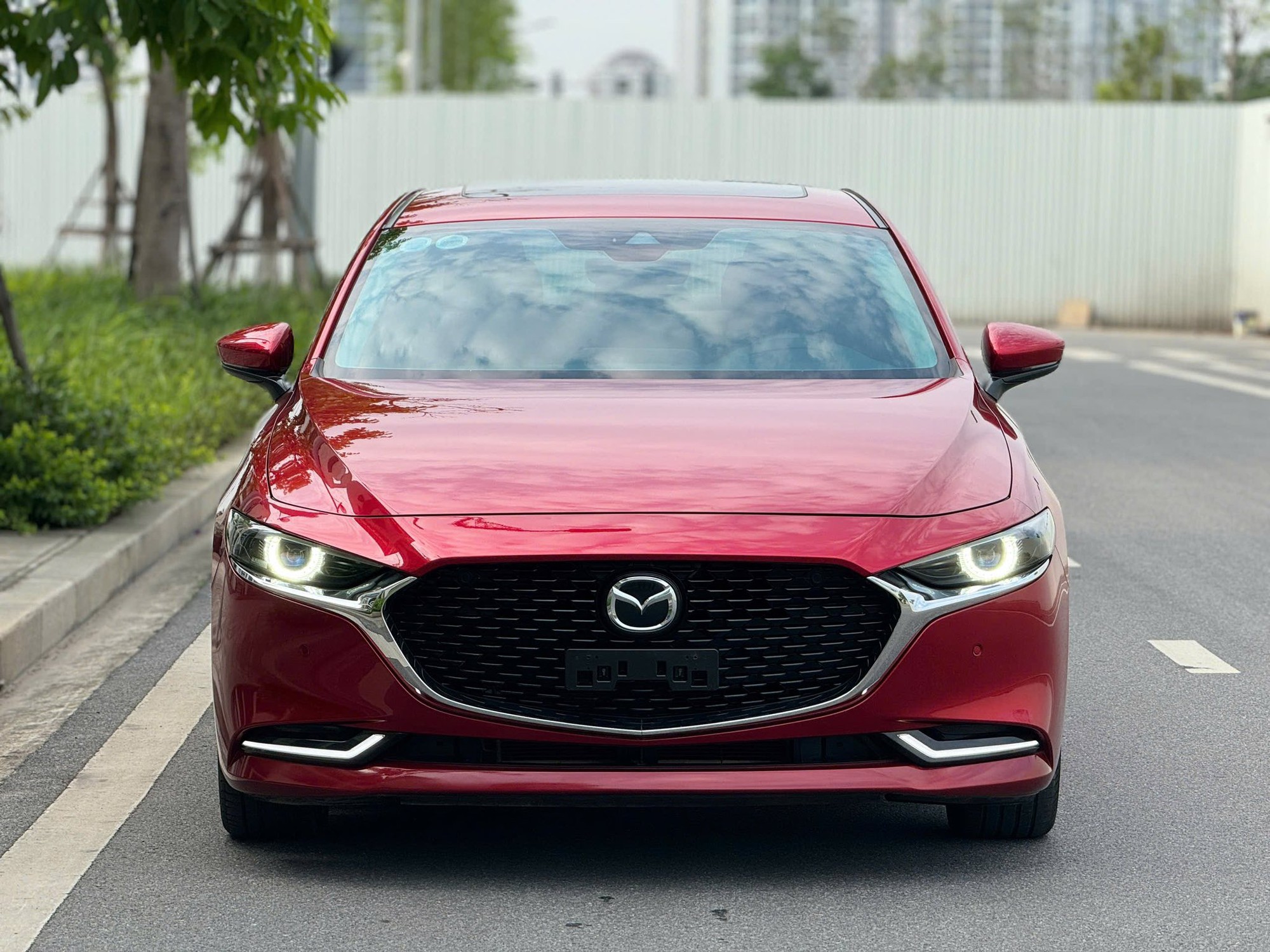 Mazda3 2020 rao bán gần 600 triệu: Gần đắt nhất thị trường, khó “đụng hàng”, chỉ có 40 chiếc toàn Việt Nam- Ảnh 2. Mazda3 2020 rao bán gần 600 triệu: Gần đắt nhất thị trường, khó “đụng hàng”, chỉ có 40 chiếc toàn Việt Nam- Ảnh 2.