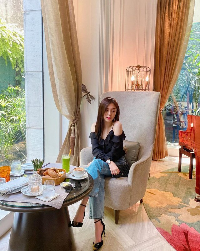 Chân dung thiếu gia và thiên kim tiểu thư đời thứ 4 của gia tộc Sơn Kim nổi tiếng- Ảnh 8. Chân dung thiếu gia và thiên kim tiểu thư đời thứ 4 của gia tộc Sơn Kim nổi tiếng- Ảnh 8.