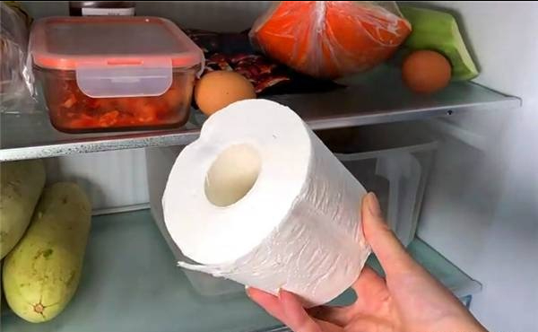 Người thông minh bỏ 1 cuộn giấy vào tủ lạnh, tôi làm theo rồi ngỡ ngàng như tìm được "kho báu"- Ảnh 1. Người thông minh bỏ 1 cuộn giấy vào tủ lạnh, tôi làm theo rồi ngỡ ngàng như tìm được "kho báu"- Ảnh 1.
