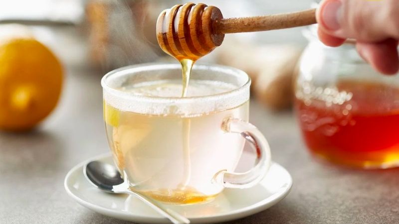Mật ong tốt nhưng không nên dùng chung với 2 thứ này kẻo phản tác dụng, hại sức khỏe- Ảnh 1. Mật ong tốt nhưng không nên dùng chung với 2 thứ này kẻo phản tác dụng, hại sức khỏe- Ảnh 1.