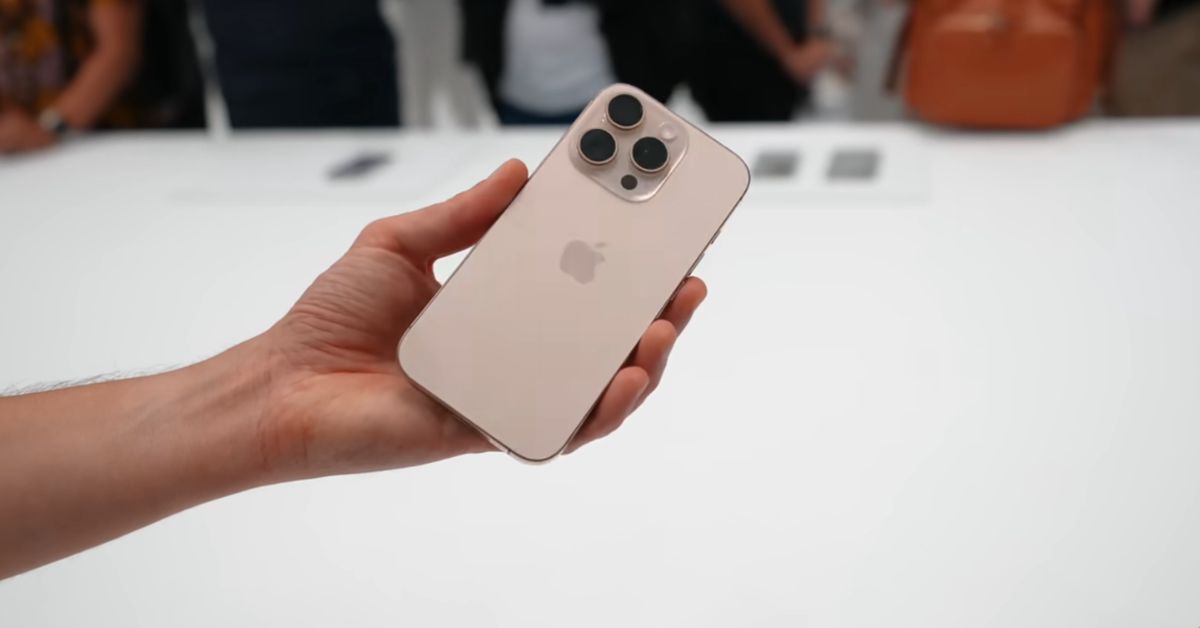 Giá iPhone 16 Pro Max lần đầu xuống dưới mức 30 triệu đồng- Ảnh 1. Giá iPhone 16 Pro Max lần đầu xuống dưới mức 30 triệu đồng- Ảnh 1.