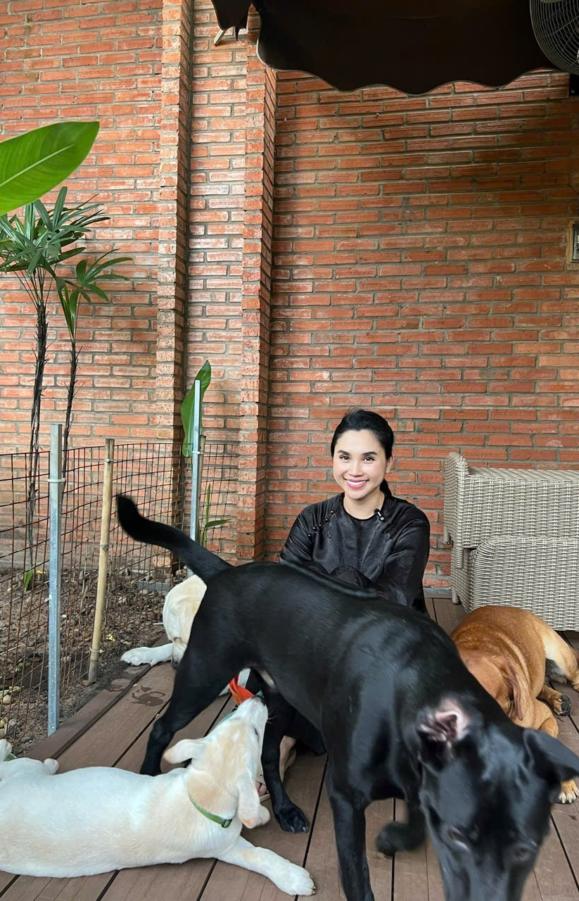 "Chị bán gạo" hot nhất TikTok xây villa cho cún cưng, 2 triệu người cảm thấy... "thua đời"- Ảnh 2. "Chị bán gạo" hot nhất TikTok xây villa cho cún cưng, 2 triệu người cảm thấy... "thua đời"- Ảnh 2.
