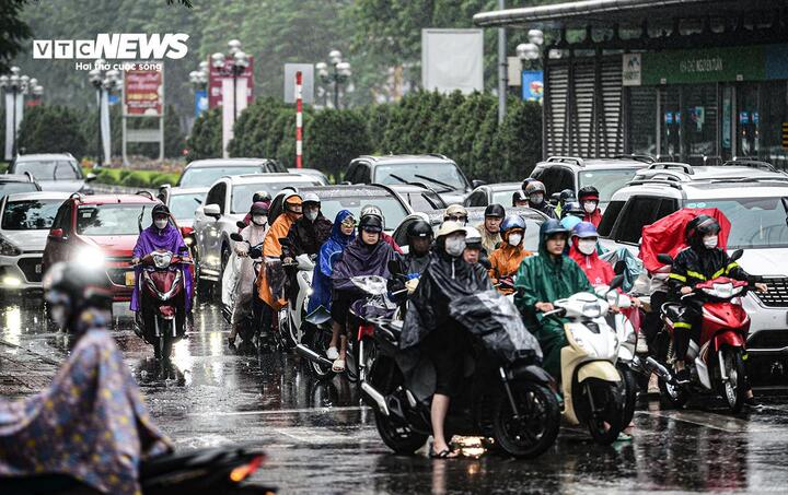 Dự báo thời tiết ngày 15/5: Từ Bắc vào Nam nhiều nơi có dông, cục bộ mưa to- Ảnh 1. Dự báo thời tiết ngày 15/5: Từ Bắc vào Nam nhiều nơi có dông, cục bộ mưa to- Ảnh 1.
