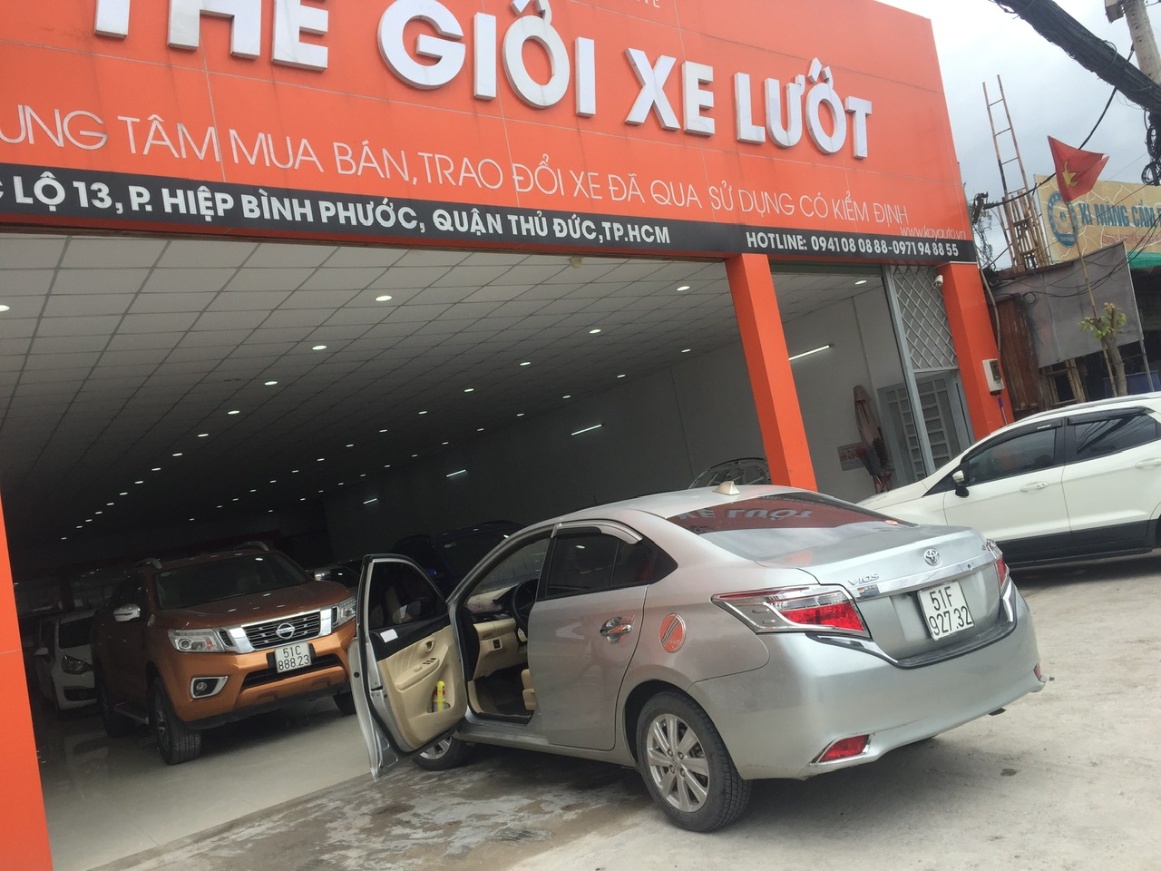 Giới kinh doanh nói gì về việc cho phép mua bán xe cũ qua VNeID?- Ảnh 1. Giới kinh doanh nói gì về việc cho phép mua bán xe cũ qua VNeID?- Ảnh 1.