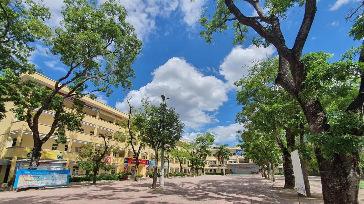 Ngôi trường có tỷ lệ chọi “căng” nhất trong kỳ thi lớp 10 công lập ở Hà Nội năm nay: Liên tục có điểm chuẩn thuộc top đầu- Ảnh 3. Ngôi trường có tỷ lệ chọi “căng” nhất trong kỳ thi lớp 10 công lập ở Hà Nội năm nay: Liên tục có điểm chuẩn thuộc top đầu- Ảnh 3.