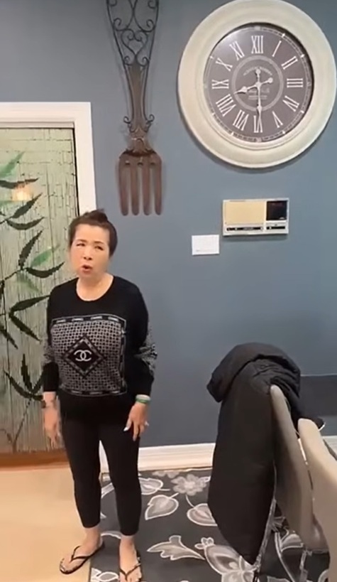 Nữ nghệ sĩ gây ám ảnh với vở “Hoàng hậu không đầu”: Giờ sở hữu biệt thự 20 tỷ tại Mỹ- Ảnh 5. Nữ nghệ sĩ gây ám ảnh với vở “Hoàng hậu không đầu”: Giờ sở hữu biệt thự 20 tỷ tại Mỹ- Ảnh 5.
