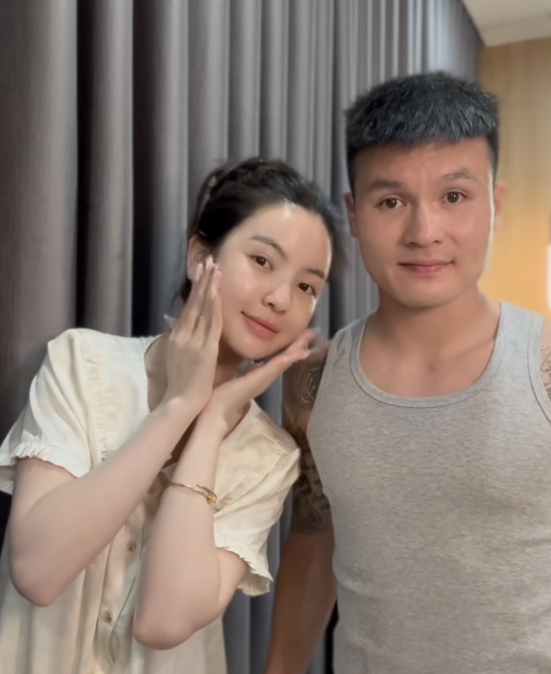 Không còn ngoài cuộc, Quang Hải trực tiếp ra mặt hỗ trợ Chu Thanh Huyền sau loạt lùm xùm kinh doanh- Ảnh 4. Không còn ngoài cuộc, Quang Hải trực tiếp ra mặt hỗ trợ Chu Thanh Huyền sau loạt lùm xùm kinh doanh- Ảnh 4.