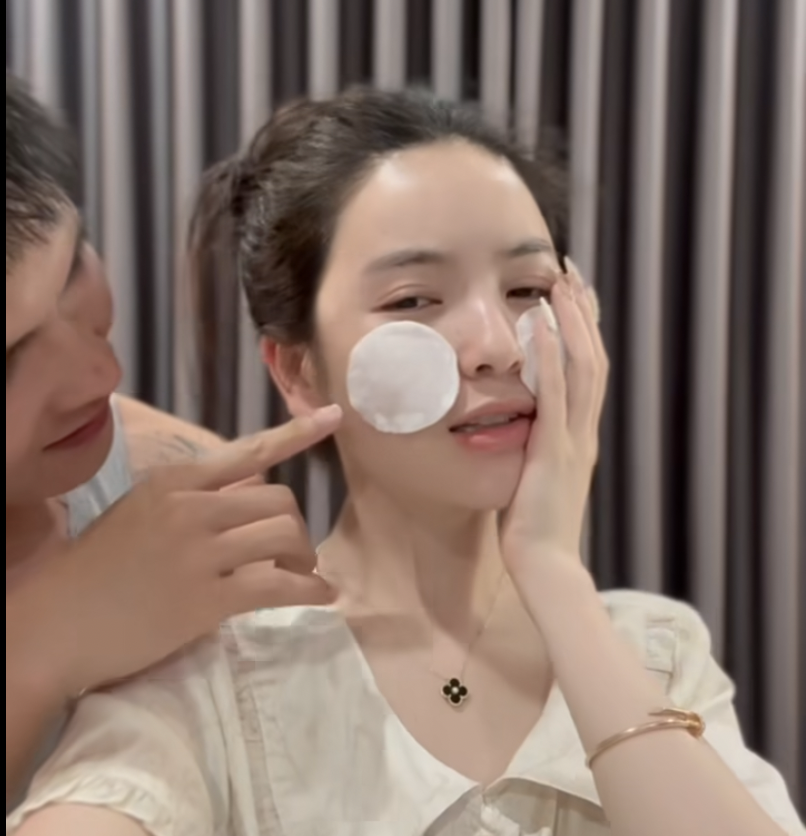 Không còn ngoài cuộc, Quang Hải trực tiếp ra mặt hỗ trợ Chu Thanh Huyền sau loạt lùm xùm kinh doanh- Ảnh 3. Không còn ngoài cuộc, Quang Hải trực tiếp ra mặt hỗ trợ Chu Thanh Huyền sau loạt lùm xùm kinh doanh- Ảnh 3.