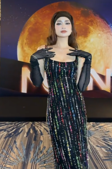 Nữ giám đốc vừa có phát ngôn gây chú ý: Đẹp xuất thần ở họp báo nhưng bị nhận xét “nhan sắc như chứng khoán”- Ảnh 7.