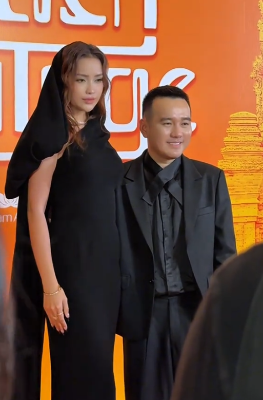 Nữ giám đốc vừa có phát ngôn gây chú ý: Đẹp xuất thần ở họp báo nhưng bị nhận xét “nhan sắc như chứng khoán”- Ảnh 8.