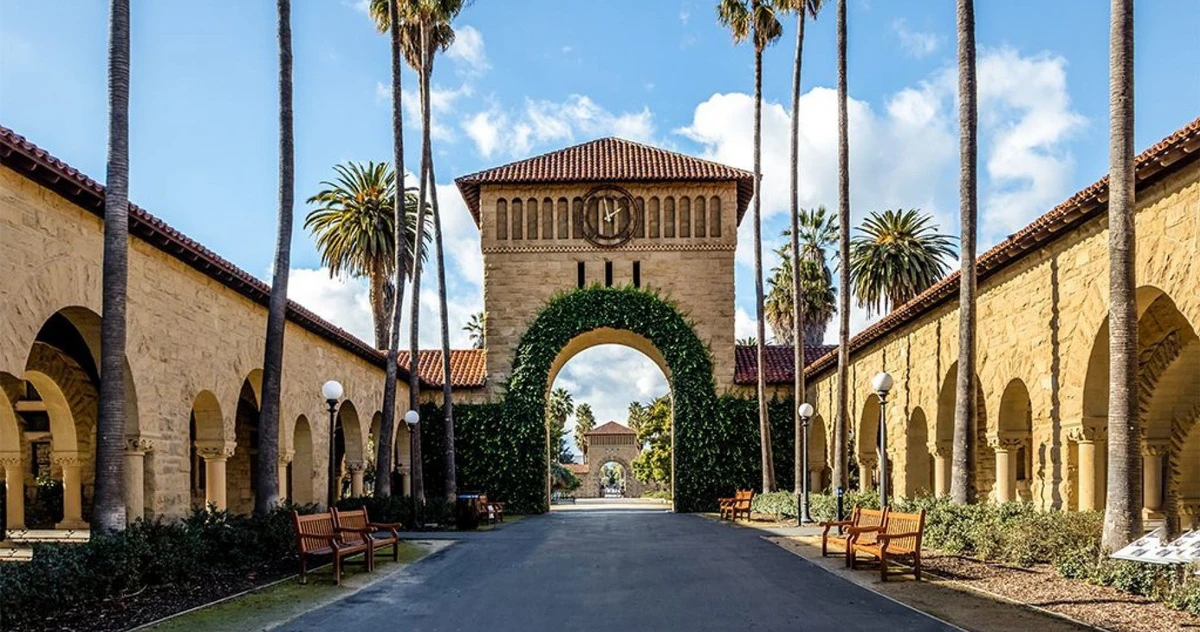 Bị đặt nghi vấn về hồ sơ trúng tuyển Stanford, nữ sinh Việt lên tiếng giải thích- Ảnh 2. Bị đặt nghi vấn về hồ sơ trúng tuyển Stanford, nữ sinh Việt lên tiếng giải thích- Ảnh 2.