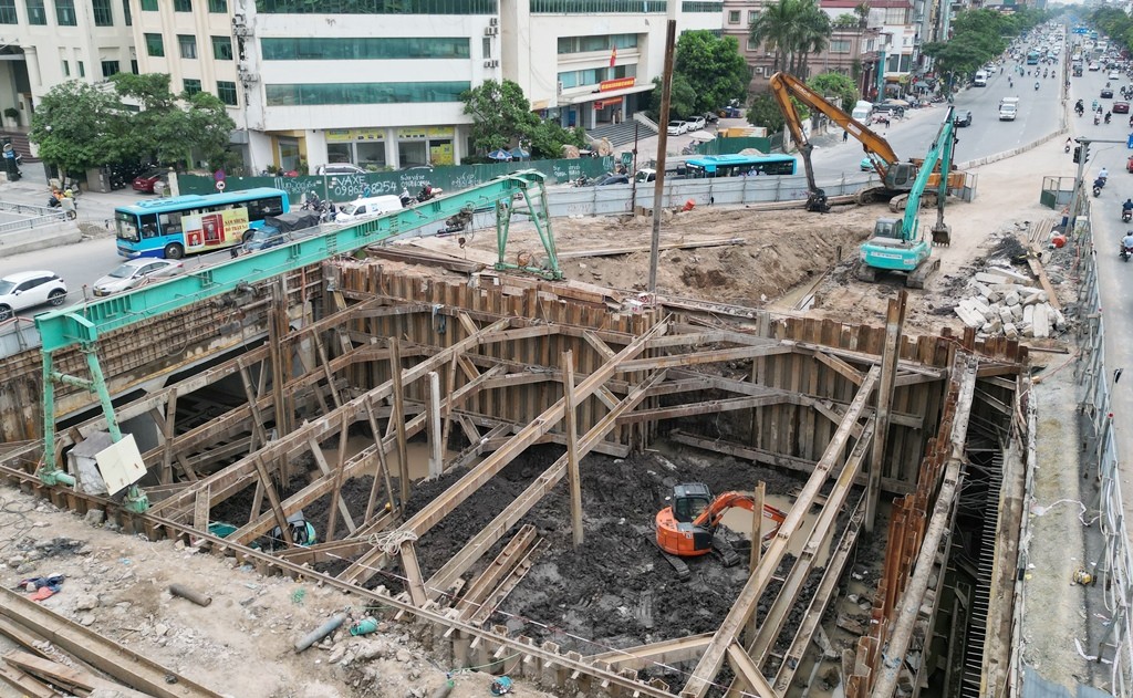 Hầm chui nút giao Giải Phóng - Kim Đồng đạt hơn 70%, về đích vào cuối năm- Ảnh 5. Hầm chui nút giao Giải Phóng - Kim Đồng đạt hơn 70%, về đích vào cuối năm- Ảnh 5.