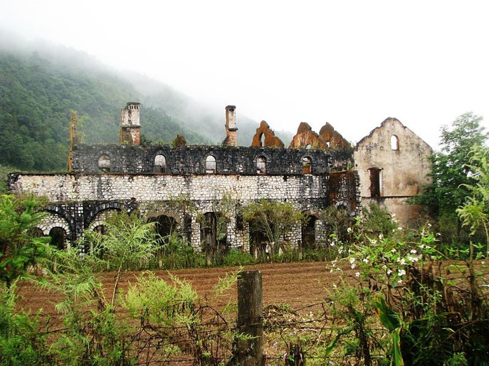 Mùa hè trốn nắng nóng rủ nhau đi chơi ở Sa Pa và đây là những địa điểm check-in kiểu gì cũng có ảnh đẹp!- Ảnh 2.