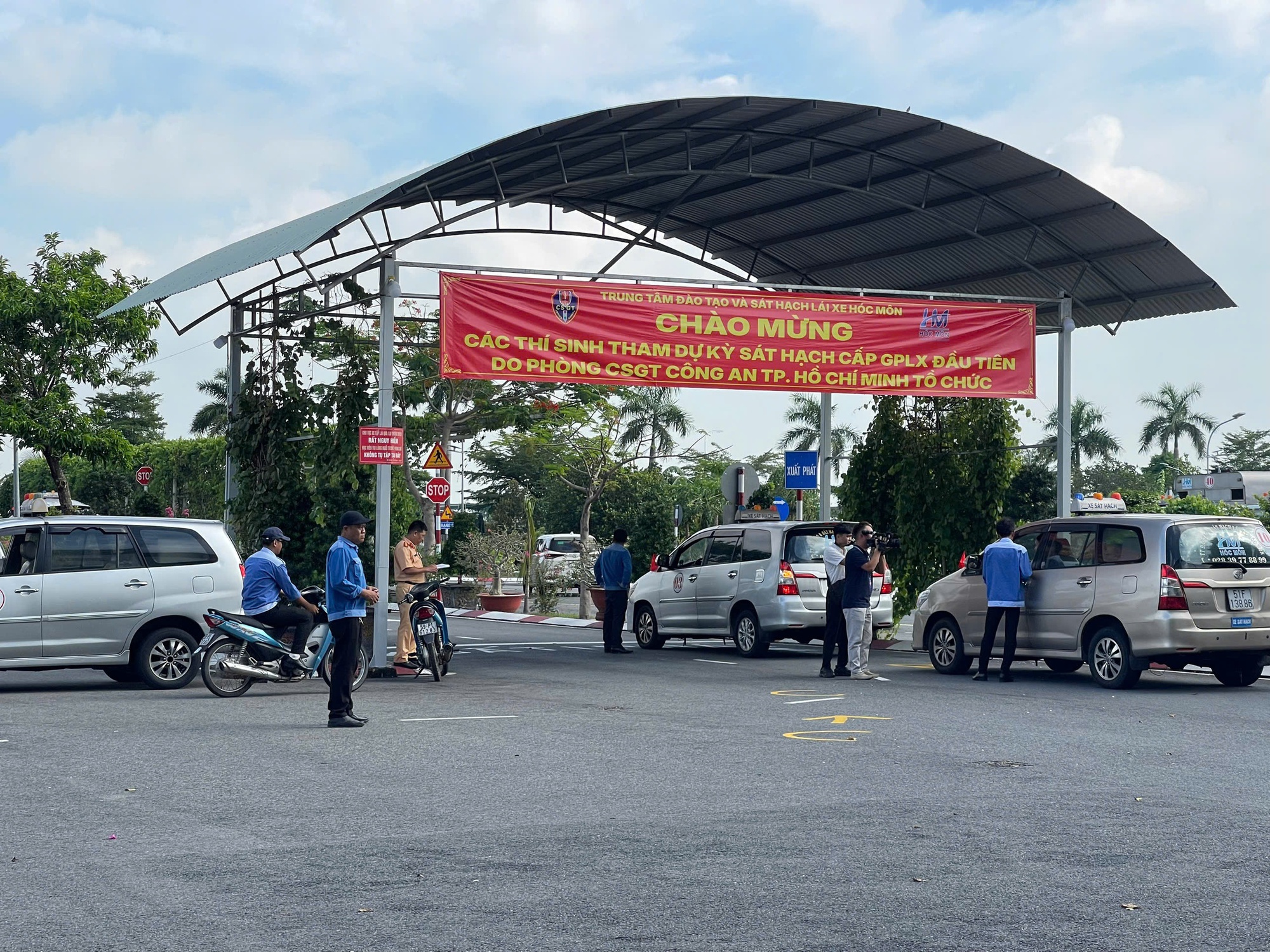 Tin rất vui cho người dân muốn sát hạch, cấp giấy phép lái xe ở TP HCM- Ảnh 1. Tin rất vui cho người dân muốn sát hạch, cấp giấy phép lái xe ở TP HCM- Ảnh 1.