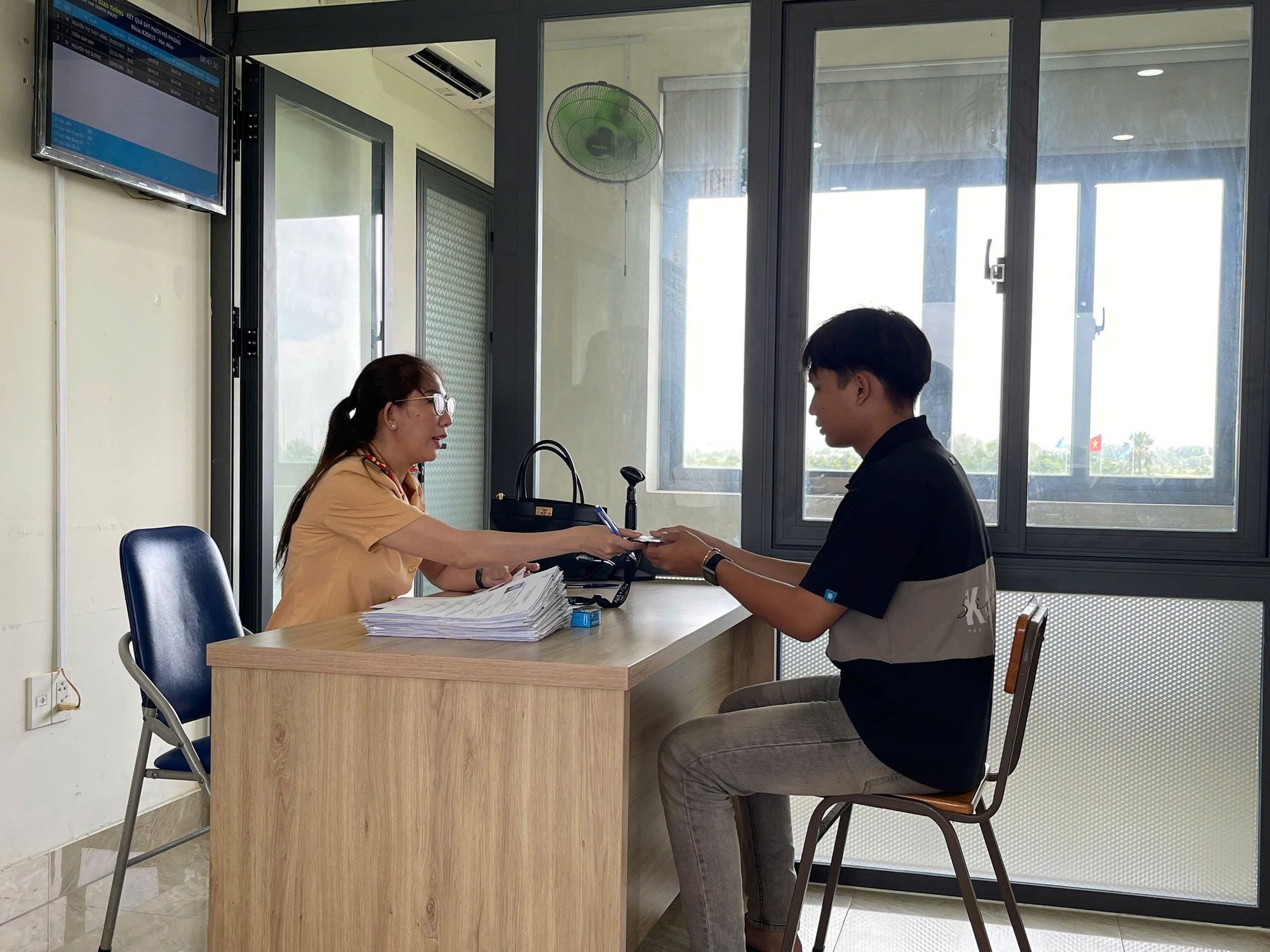 Tin rất vui cho người dân muốn sát hạch, cấp giấy phép lái xe ở TP HCM- Ảnh 4. Tin rất vui cho người dân muốn sát hạch, cấp giấy phép lái xe ở TP HCM- Ảnh 4.