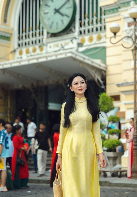 Nữ nghệ sĩ là CEO "khét tiếng" Việt Nam, ở biệt thự dát vàng, 3 mặt tiền Quận 2, U60 đẹp như 30- Ảnh 8.