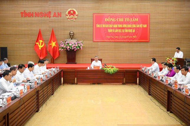 Tổng Bí thư Tô Lâm: 'Nghệ An phải trở thành mô hình phát triển hiện đại của miền Trung trong kỷ nguyên mới'- Ảnh 1. Tổng Bí thư Tô Lâm: 'Nghệ An phải trở thành mô hình phát triển hiện đại của miền Trung trong kỷ nguyên mới'- Ảnh 1.