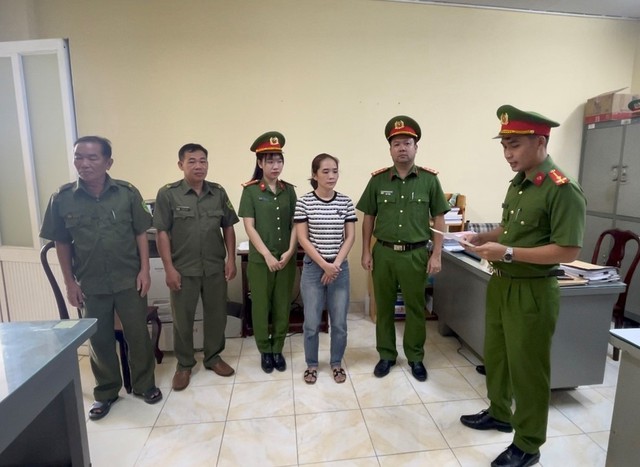 Bắt tạm giam, khám xét khẩn cấp nơi ở nữ kế toán Dương Thị Hồng Thắm- Ảnh 1. Bắt tạm giam, khám xét khẩn cấp nơi ở nữ kế toán Dương Thị Hồng Thắm- Ảnh 1.