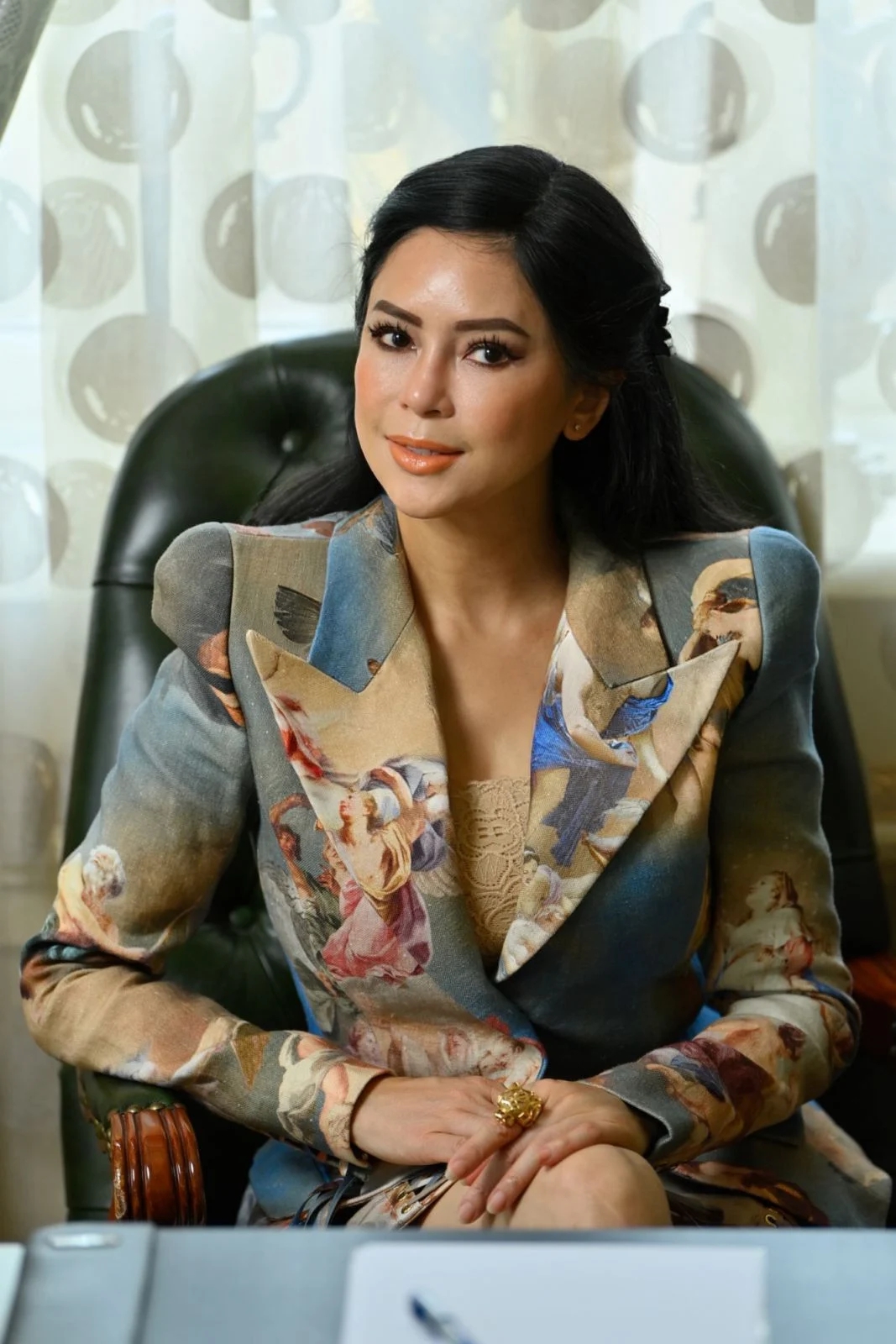 Nữ nghệ sĩ là CEO "khét tiếng" Việt Nam, ở biệt thự dát vàng, 3 mặt tiền Quận 2, U60 đẹp như 30- Ảnh 1.