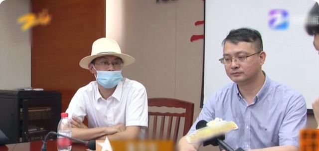 Mang 14,7 tỷ đồng tiền đền bù đất đi gửi tiết kiệm, 1 năm sau đến rút thì ngân hàng thông báo: Chúng tôi đã giúp ông đầu tư bảo hiểm- Ảnh 1. Mang 14,7 tỷ đồng tiền đền bù đất đi gửi tiết kiệm, 1 năm sau đến rút thì ngân hàng thông báo: Chúng tôi đã giúp ông đầu tư bảo hiểm- Ảnh 1.